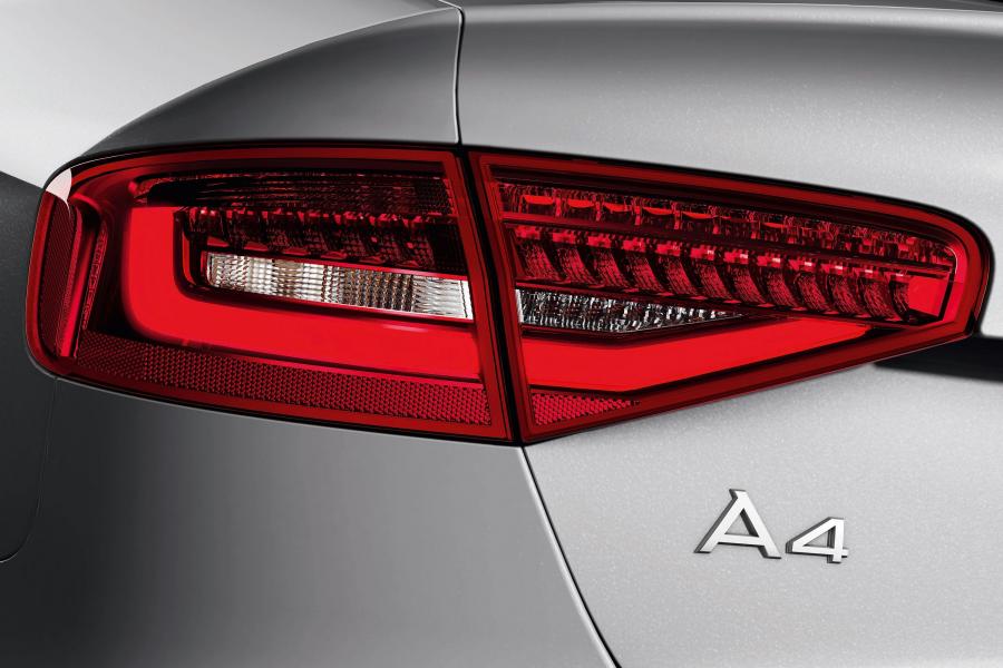 Детали экстерьера Audi A4 2.0T Sedan (B8, 8K) 2012 года  (фото 9 из 19)
